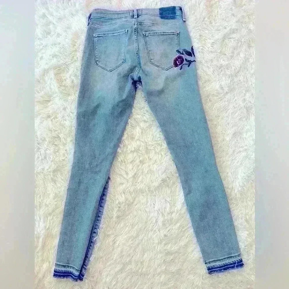 Abercombie & Fitch Embroidered Skinny Jeans Size 4/27  (C15) - Picture 1 of 11